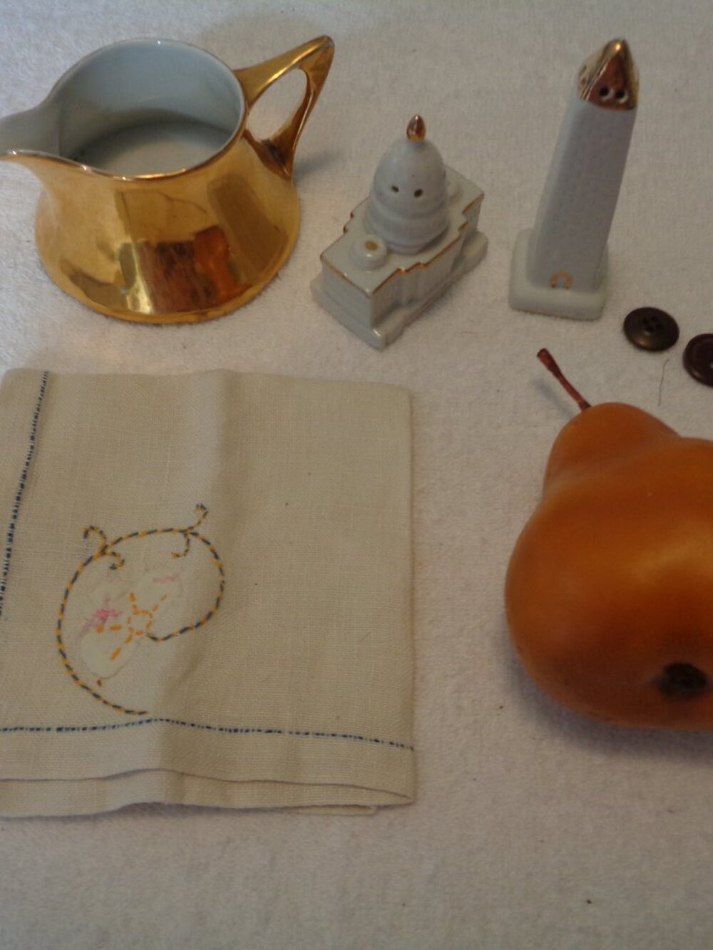 VINTAGE GILT CREAMER RETRO PEAR WASH D.C. SALT & PEPPER OLD EMB. NAPKIN. ETC LOT